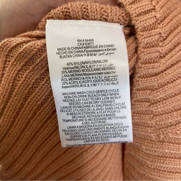 BCBGMAXAZRIA Merino Wool Blend Ribbed Off Shoulder Sweater Top Blush Sz M - Picture 7 of 8